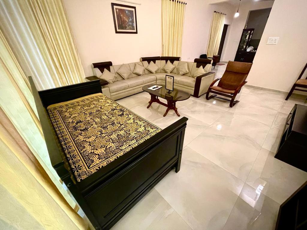 Aikya Kadri #Your Home Away From Home# Non Smoke# Vegetarians Preferred# Strictly For Families Mangalor Kültér fotó