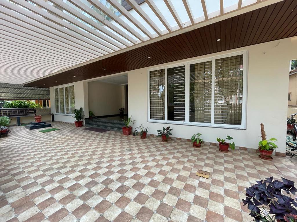 Aikya Kadri #Your Home Away From Home# Non Smoke# Vegetarians Preferred# Strictly For Families Mangalor Kültér fotó